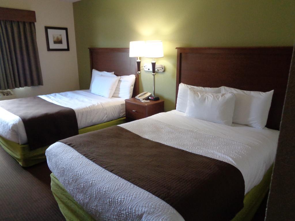 Americinn By Wyndham Grand Rapids Bagian luar foto
