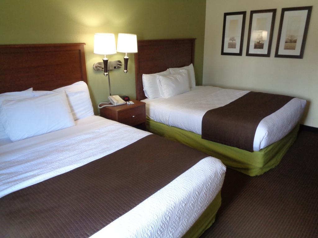 Americinn By Wyndham Grand Rapids Bagian luar foto